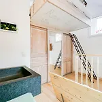 Long Island, Rue Carnot Proche Annecy