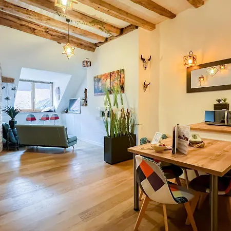 Long Island, Rue Carnot Proche Apartment